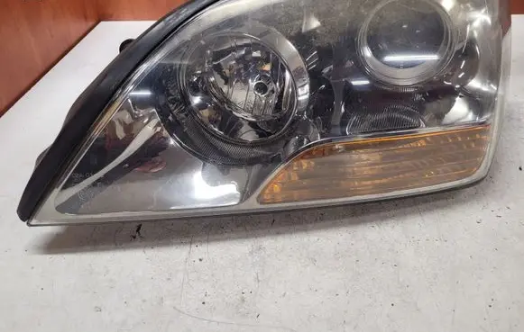 KIA Sorento Headlight/headlamp 921013E5XX