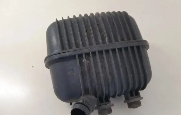 Intake resonator