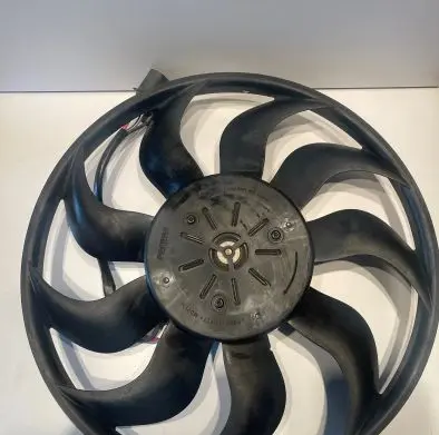 Hyundai Kona I Radiator cooling fan shroud F448233540