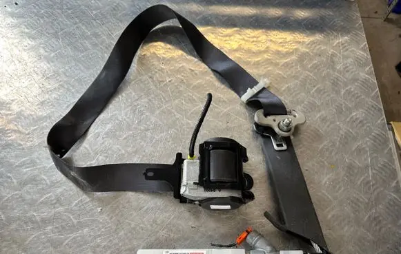 Renault Koleos I Front seatbelt 86884JZ11A