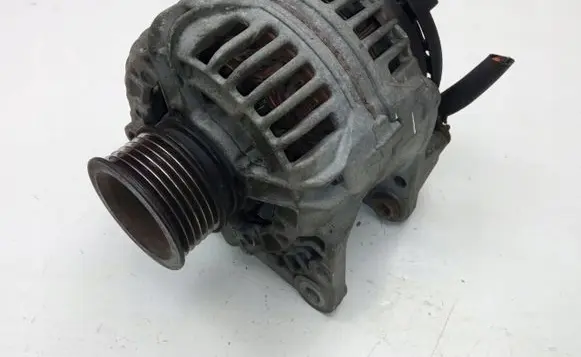 Volkswagen Golf IV Generator/alternator 028903028