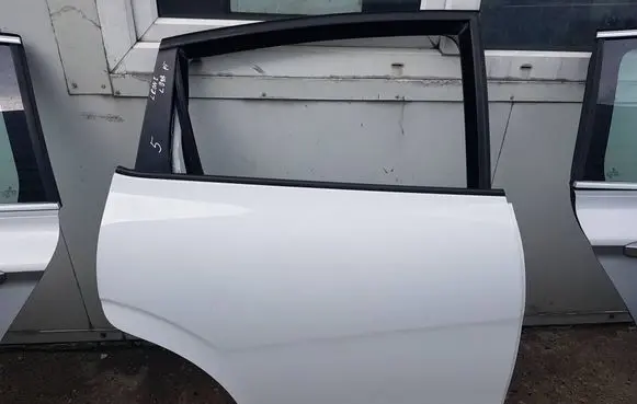 Seat Leon (1P) Rear door
