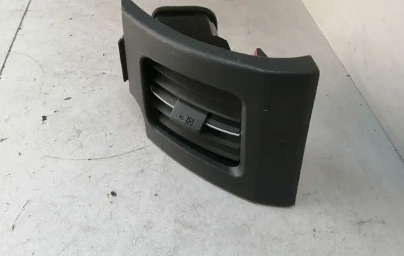 Toyota Prius (XW30) Dashboard side air vent grill/cover trim 5566247030