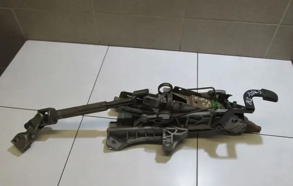 Mazda 3 I Steering wheel axle set 3C529