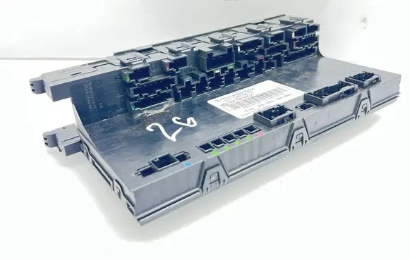 Mercedes-Benz E W211 Fuse module 2115453401 5DK00804721