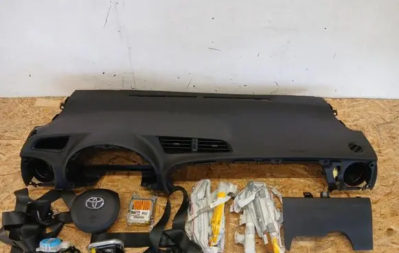 Toyota Yaris Dashboard 553020D160C0 553020D160