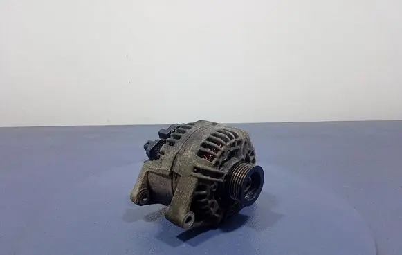 Opel Corsa D Generator/alternator 13222931