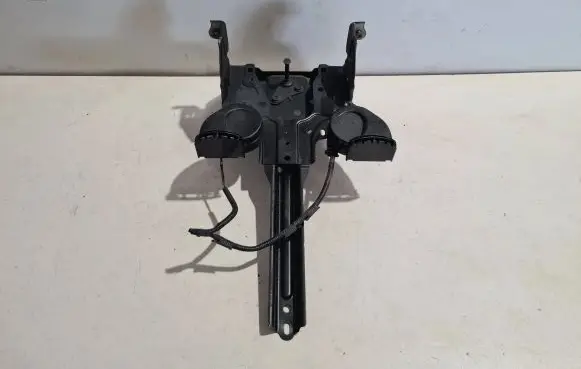 Radiator support slam panel bracket