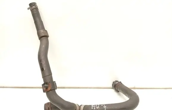 Volkswagen PASSAT B8 Engine coolant pipe/hose CFH145392T3