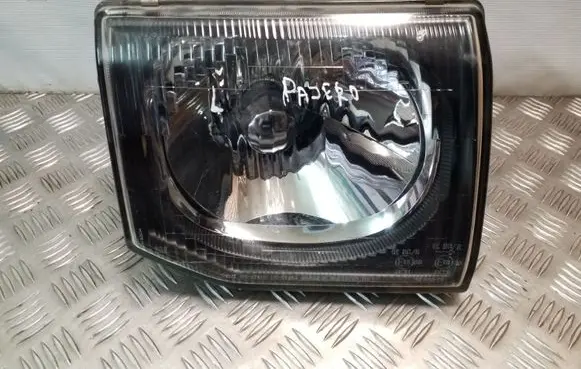 Mitsubishi Pajero Headlight/headlamp 11087233