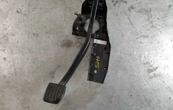 Land Rover Discovery Sport Brake pedal LR027627