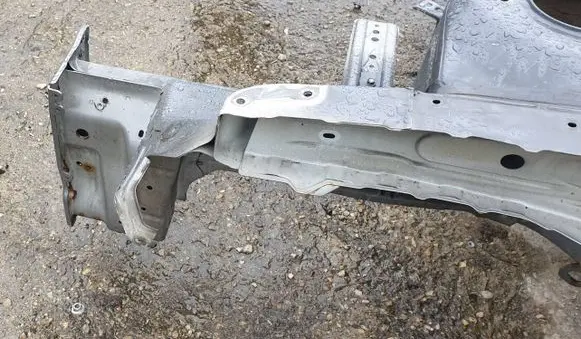 Suzuki Kizashi Front quarter panel 
