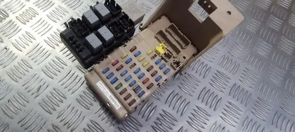 Subaru Legacy Fuse box set 82201ag000 308079