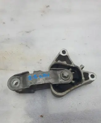 Mercedes-Benz A W176 Engine mounting bracket A2462400809