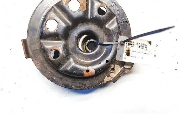 Toyota Avensis Verso Coil spring mount 