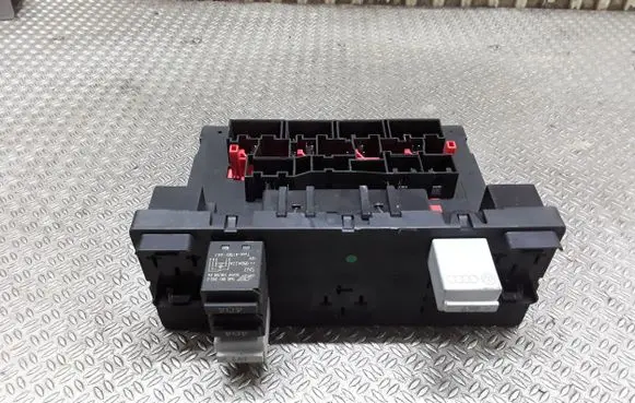 Volkswagen PASSAT B6 Comfort/convenience module 3C0937049E