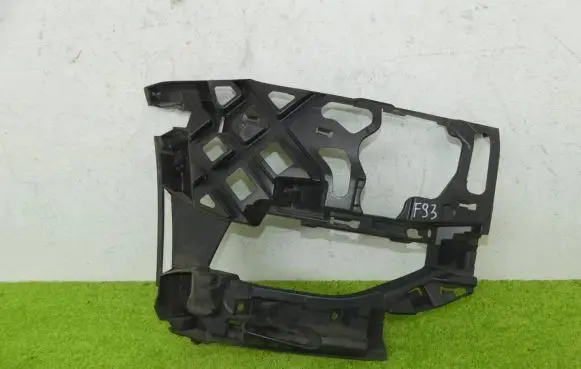 Volkswagen Golf VII Front bumper mounting bracket 5G0807724F
