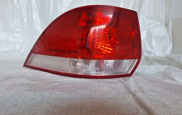 Volkswagen Golf V Rear/tail lights 1k9945095d