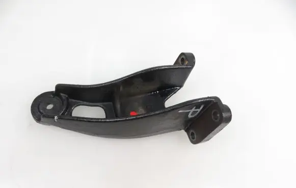 Suzuki Grand Vitara I Engine mounting bracket