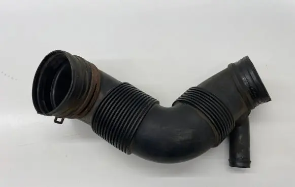 Volkswagen Golf VI Air intake hose/pipe 3C0129654M