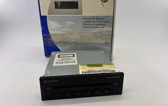 Volkswagen Jetta V CD/DVD changer 1K0857110B