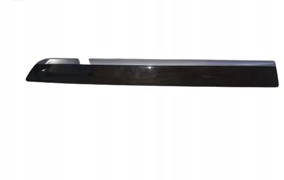 Dashboard glove box trim