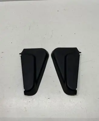 Rear/tail light trim molding