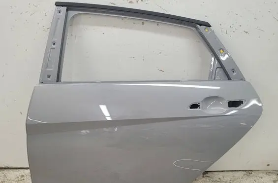 Hyundai Elantra VII Rear door