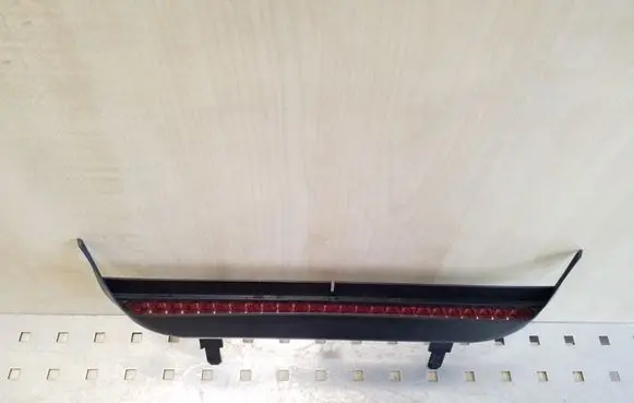 Volkswagen Phaeton Third/center stoplight 3D0945097