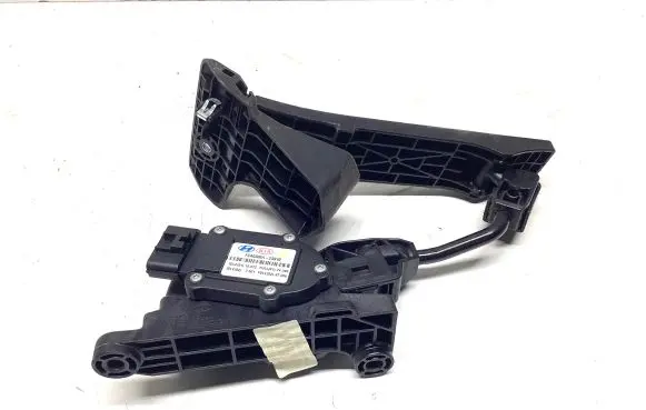Hyundai ix35 Accelerator throttle pedal 327272S000 FCA0306A2S910 FCA0306A