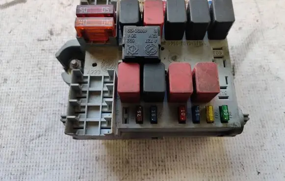 Citroen Jumper Fuse module 1332043080 C017021 8BMSC01702