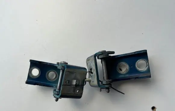 Opel Combo E Front door hinge set ES70
