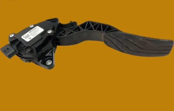Nissan Qashqai Accelerator throttle pedal