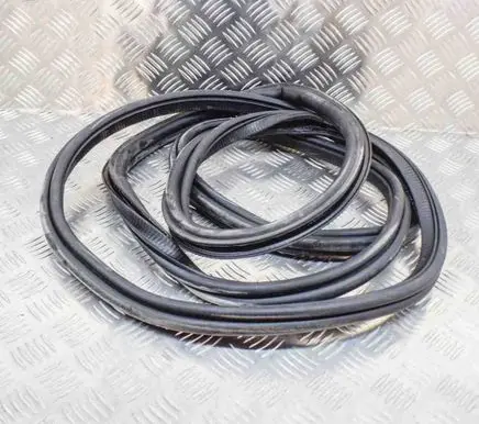 BMW 4 F36 Gran coupe Trunk rubber seal (body) 7314602
