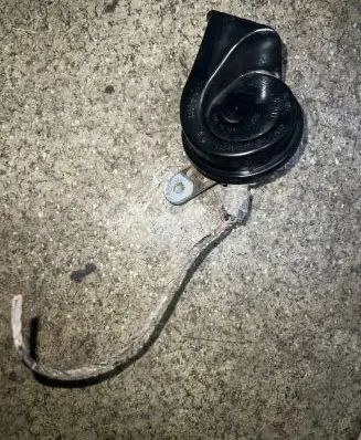 BMW 5 E39 Horn signal 03881157