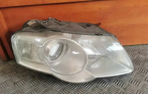 Volkswagen PASSAT B6 Headlight/headlamp 3C0941006T