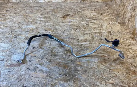 Land Rover Defender Air conditioning (A/C) pipe/hose