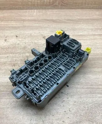 Honda Civic Fuse module 38600SH3G1 4Y28B