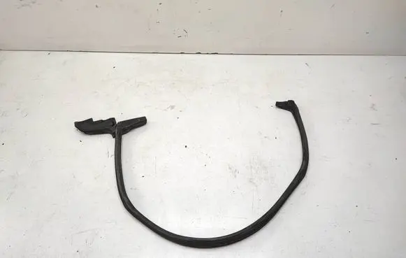 Land Rover Range Rover Sport L494 Engine compartment rubber 