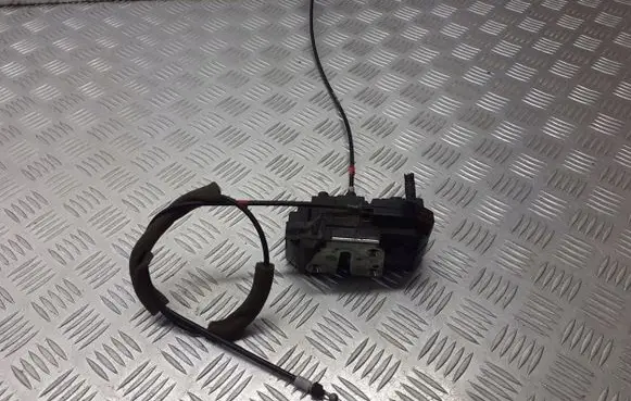 Nissan Note (E11) Front door lock
