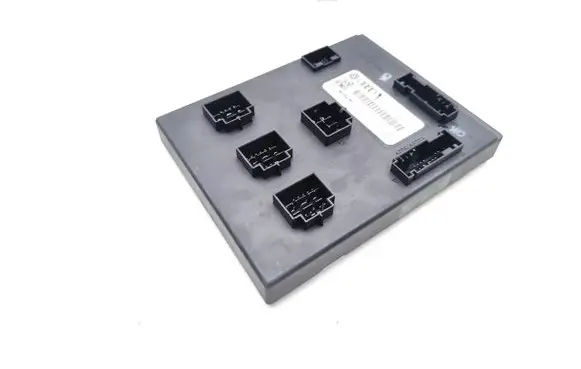 Audi A5 8T 8F Central body control module 8K0907063DH F005V01211