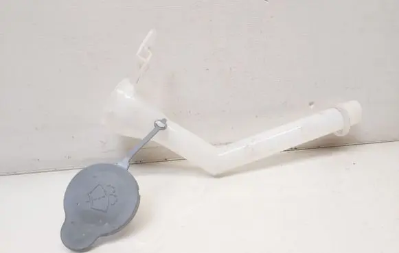 Nissan Qashqai Window washer liquid tank fill tube 