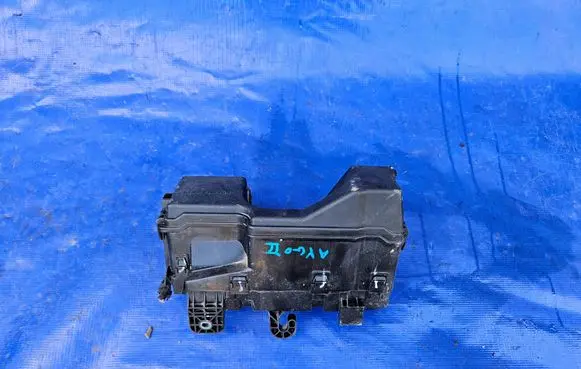 Toyota Aygo AB40 Fuse box set 82111-0HZ00B