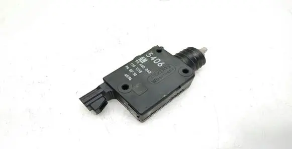 Opel Omega B1 Tailgate boot lock/latch motor 90460062