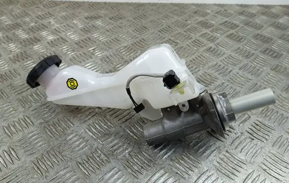 KIA Sorento IV Master brake cylinder