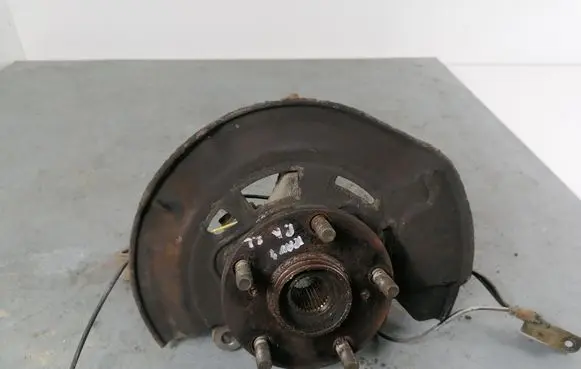 Toyota RAV 4 (XA30) Front wheel hub