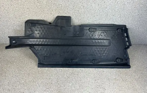 Seat Ibiza IV (6J,6P) Engine splash shield/under tray 6Q0825201H