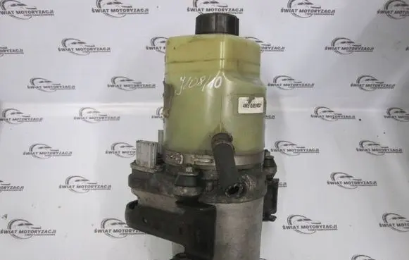 Ford Focus Power steering pump 4M513K514CA