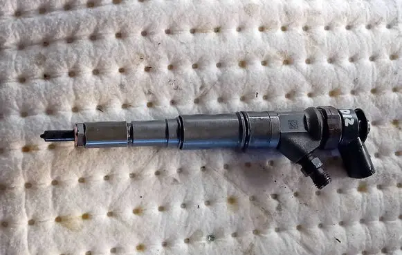 BMW 1 E81 E87 Fuel injector 0445110209