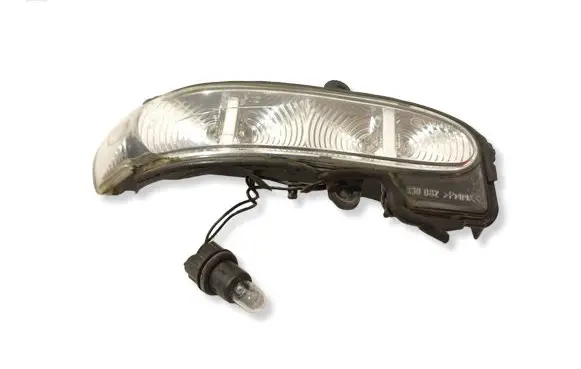 Mercedes-Benz E W211 Mirror indicator light 330122 UL0702418R